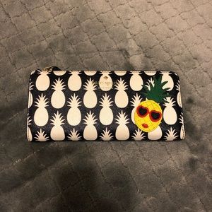 ♠️ Kate Spade Cedar Street Wallet w/ Pineapples ♠️
